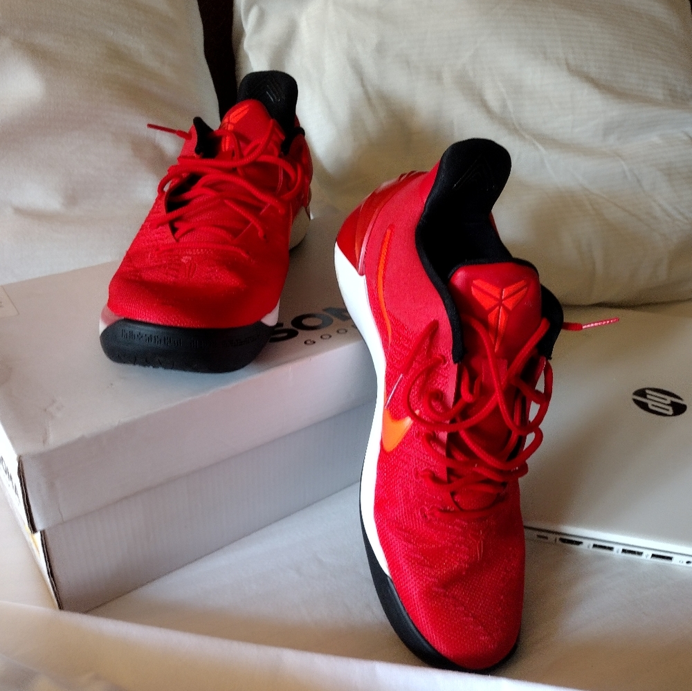 Nike Mens Kobe A.D. University Red Shoes Size 9.5 852425-608 like New .